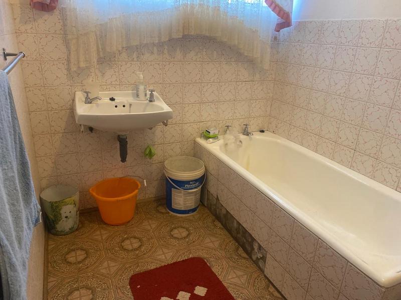 6 Bedroom Property for Sale in Komani Park Eastern Cape